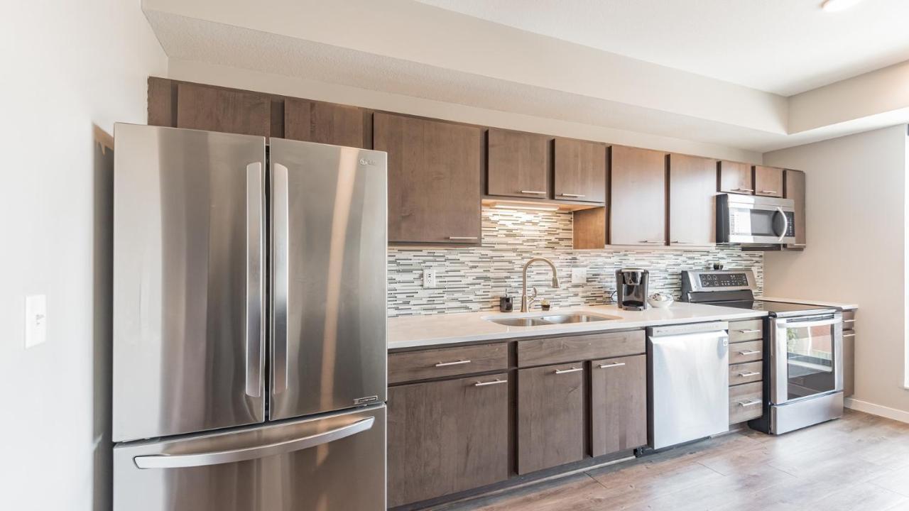 Frontdesk Confluence On 3Rd Apt Downtown Riverwalk Trails Дес Мойнс Екстериор снимка